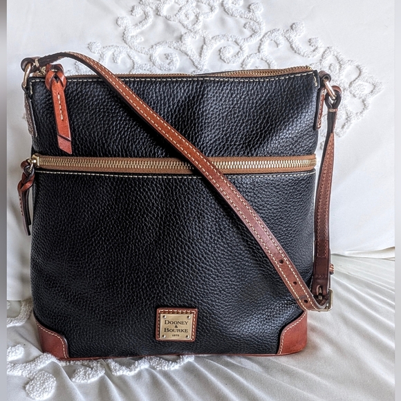 Dooney & Bourke Black Pebble Grain Leather Handbag Contrasting Brown Accent